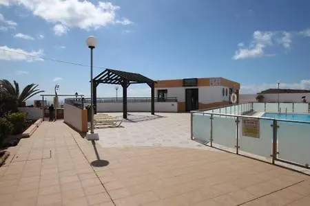 Poolside Oasis Ground Floor, Wifi & Terrace Apartman Costa de Antigua